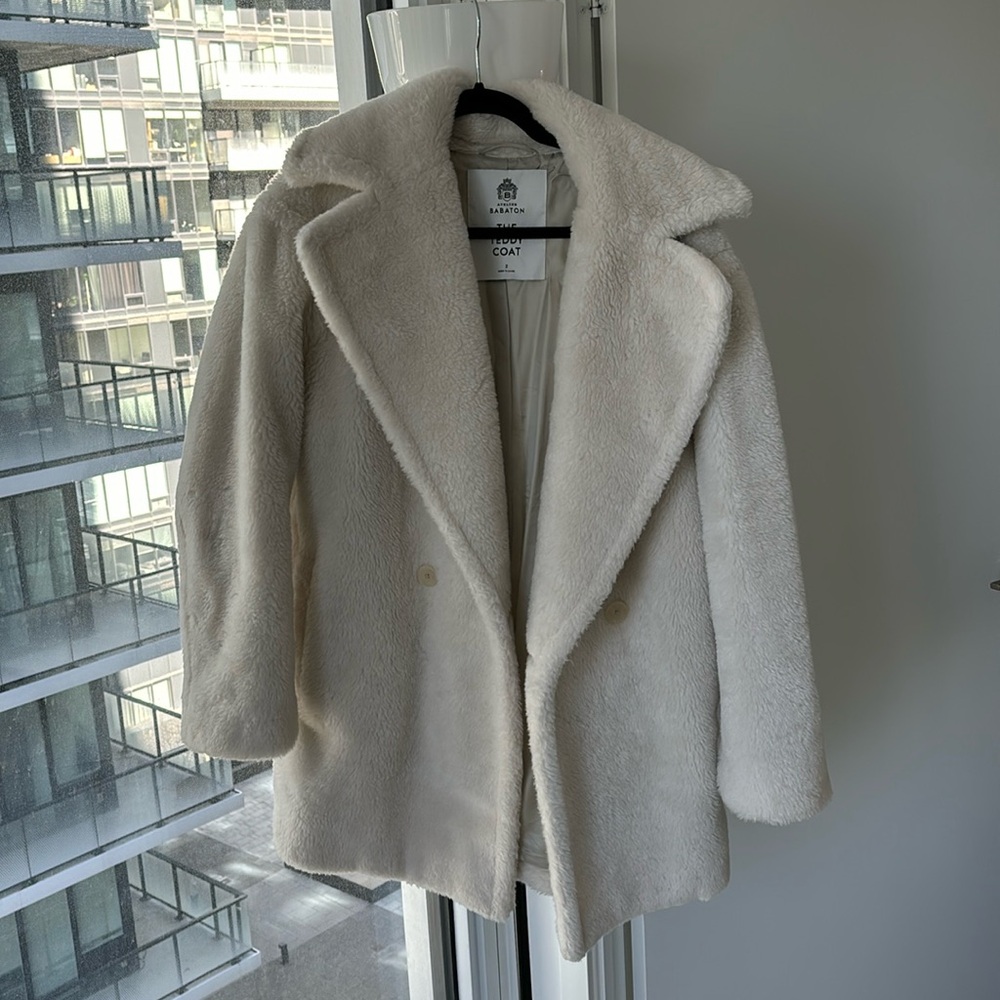 The Teddy Coat 🧸 - Picture 1 of 3